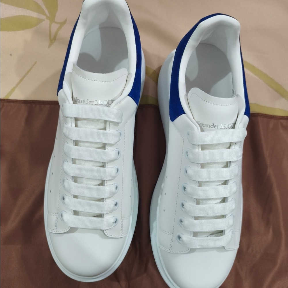 Alexander McQueen White Leather Sneakers with Blue Heel Tab - Picture 3 of 8